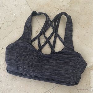 LULULEMON SPORTS BRA